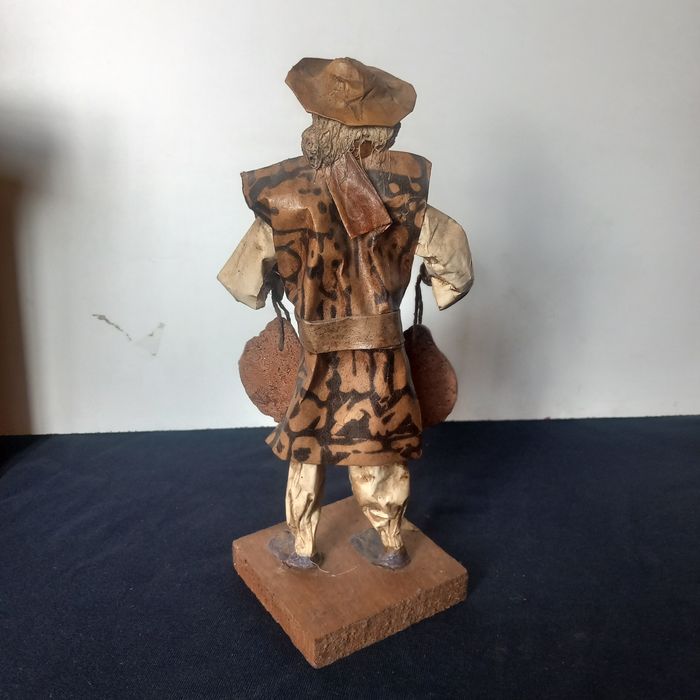 Escultura em papel machè