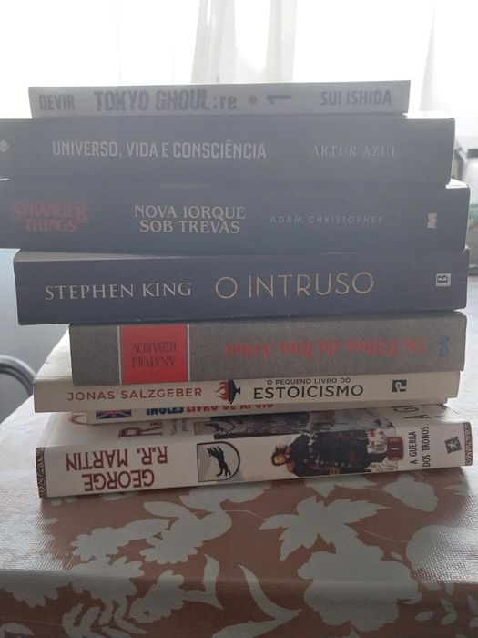 Vendo diversos tipos de livros