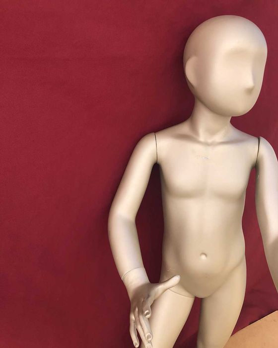 MANEQUIM de CRIANÇA completo, cinzento, com base