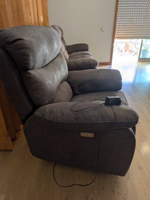 Sofa 3 lugares + 2 poltronas Eléctrico (conjunto)- USADOS