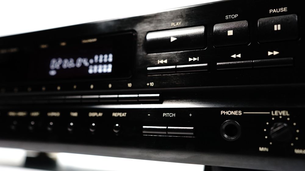 Zaawansowany odtwarzacz CD DENON DCD-715 DAC 18-bit Burr-Brown PCM61P