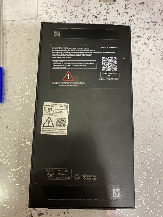 SAMSUNG  Galaxy S24FE память 256 присутній торг ..