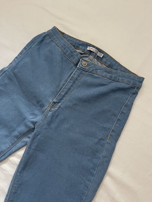 Джинси скини Bershka