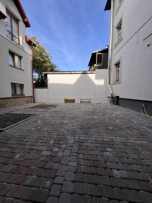 Продаж будинку по вул. Сулими