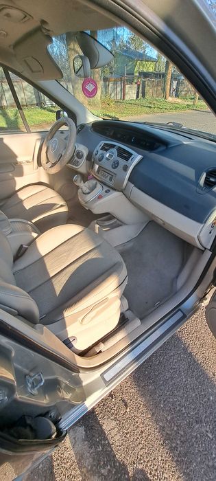 Renault Scenic lift