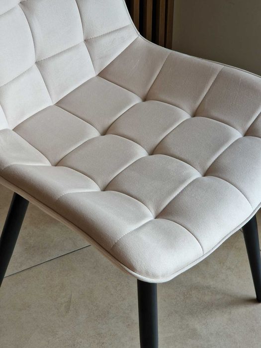 Welurowe krzesło tapicerowane do salonu i jadalni. Nowe. Wysyłka 24h