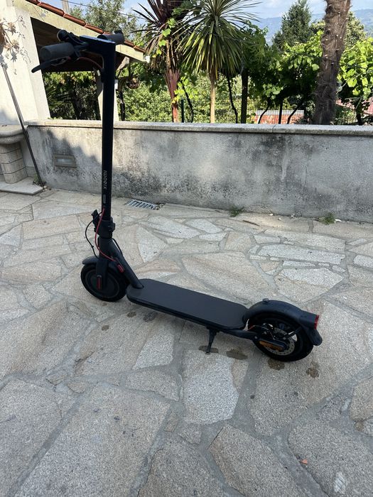 Trotinete elétrica Xiaomi com carregador - 200€