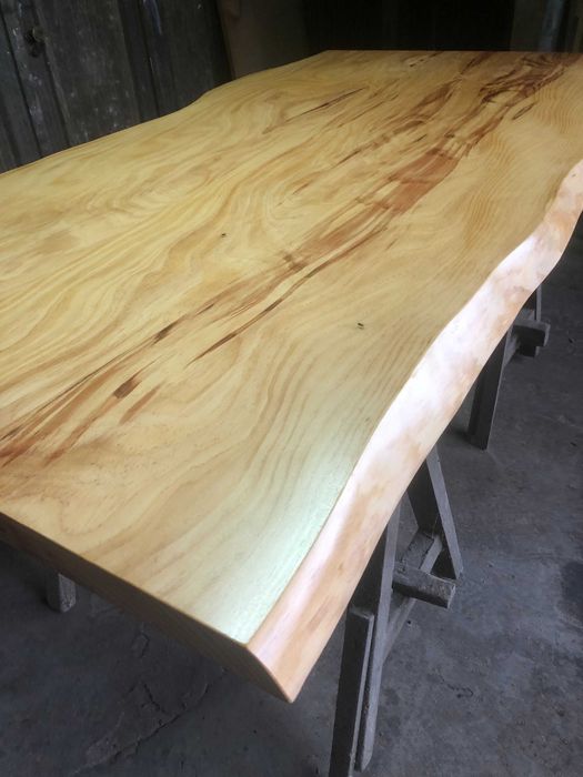 Mesa Rustica em madeira de Pinho