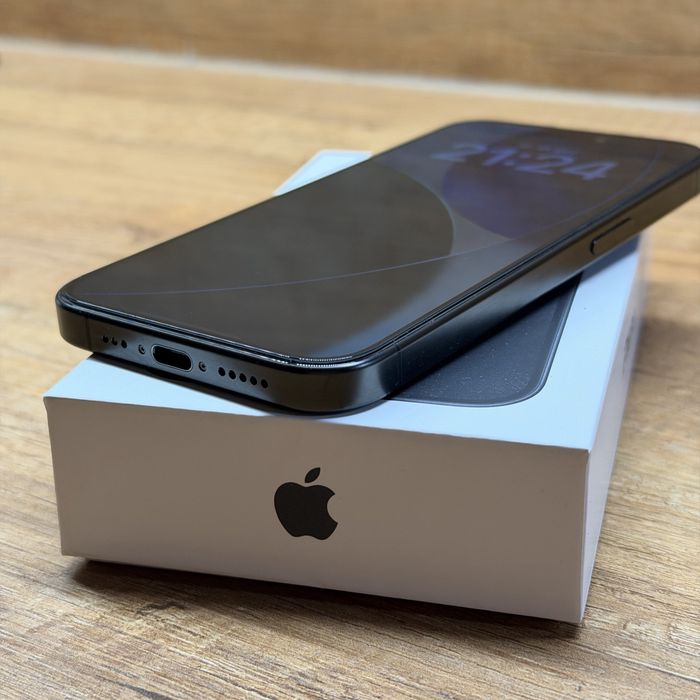 Apple iPhone 15 Pro 128GB Black Titanium pełny zestaw 3 case FineWoven Silicone