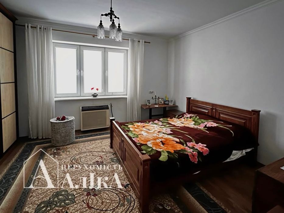 Продам двоповерхову частину будинку