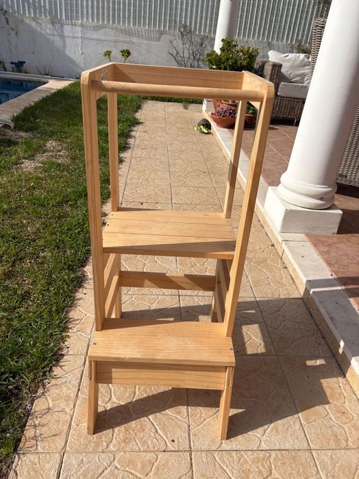 Cadeira de aprendizagem Montessori