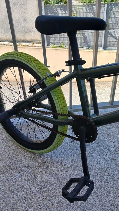 Bicicleta BMX BTWIN Wipe 500 Roda 20" – Excelente Estado