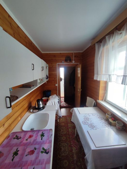 Продається добротна дача на околиці міста (ліс, джерело, чисте повітря