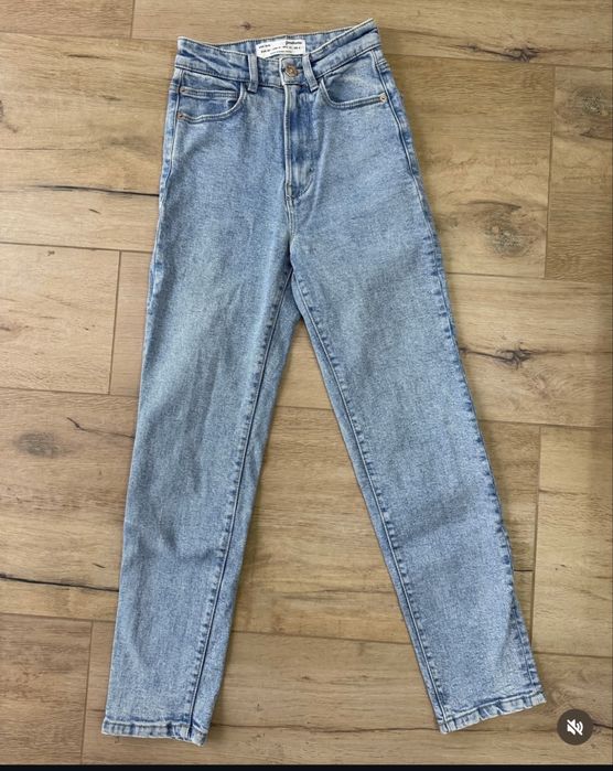 Jeansy Stradivarius