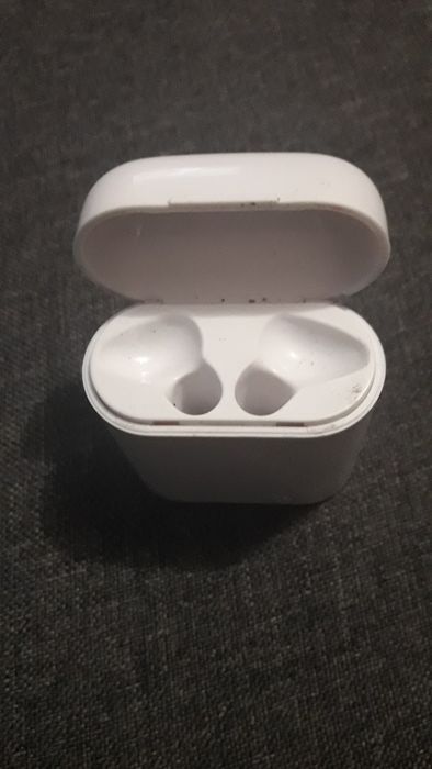 Продам кейс під наушнікі  Airpods