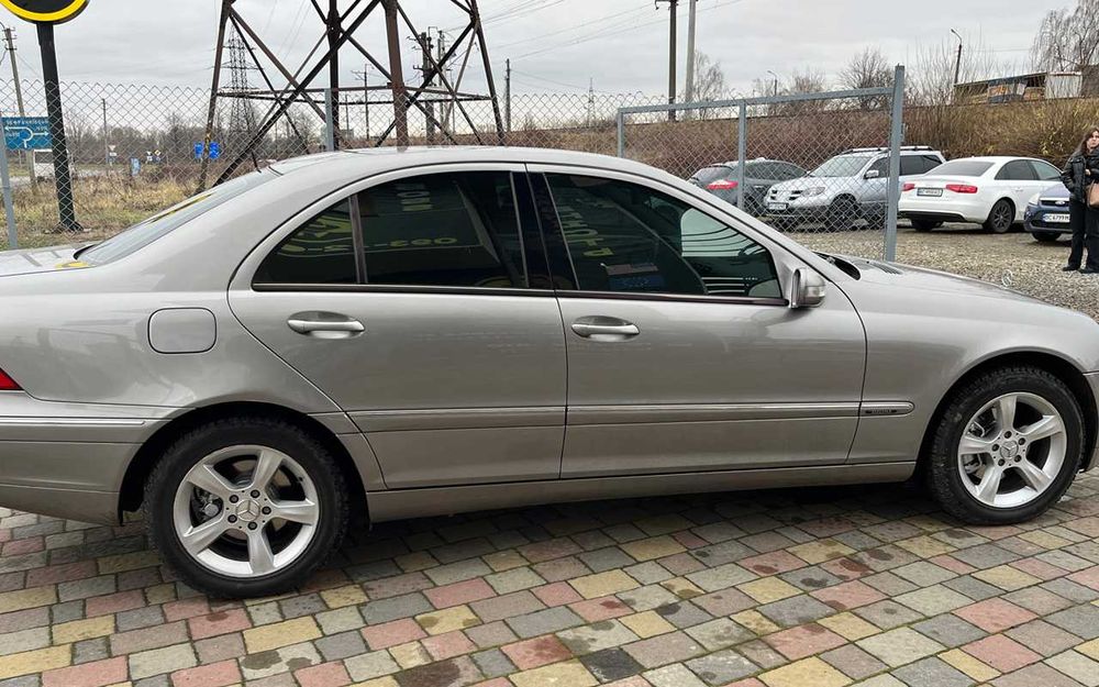 Mercedes-Benz C 200 2003