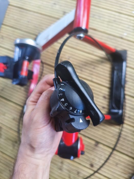 Trenażer rowerowy Elite Novo Force 8