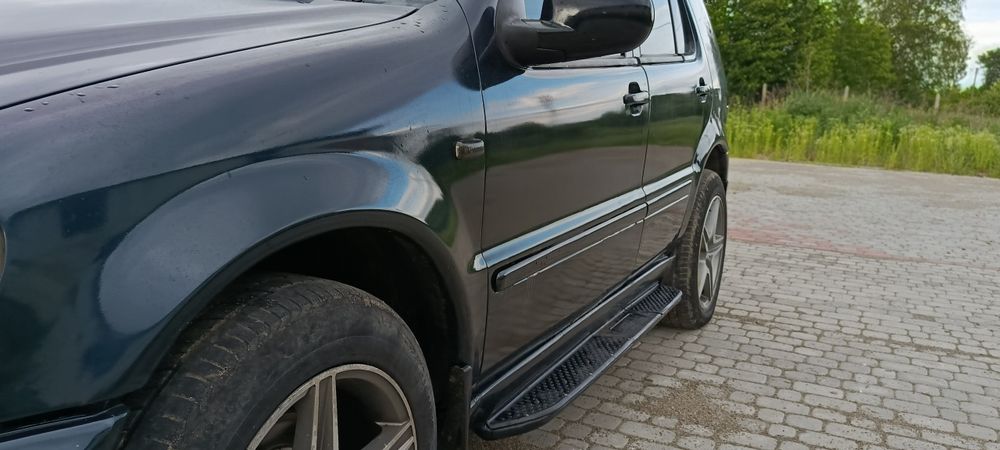 Продам Mercedes Benz ML163