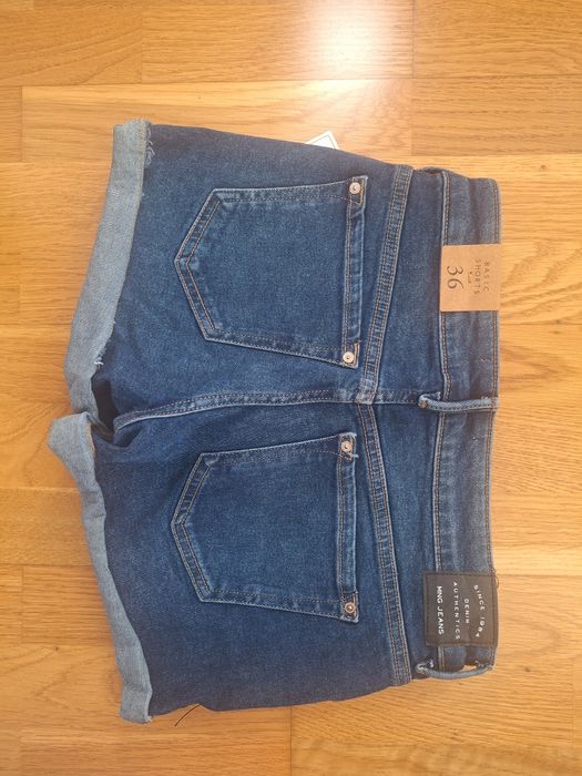 Calções de ganga novos da Mango, tamanho 36