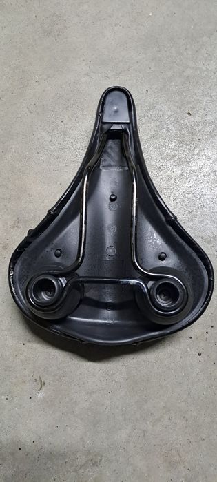 Vendo 2 Selins de bicicleta em gel.