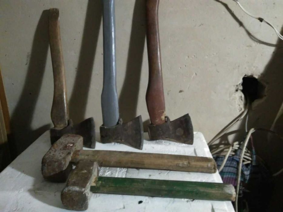 Кувалди та сокири періоду СРСР з клеймами.