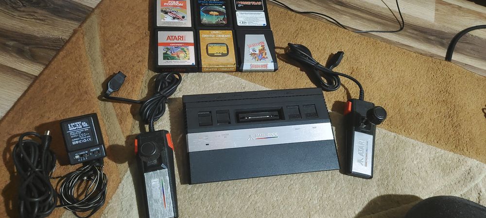Atari CX-2600 + akcesoria