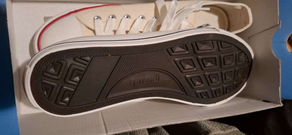 TRAMPKI NISKIE Sprandi Białe 43