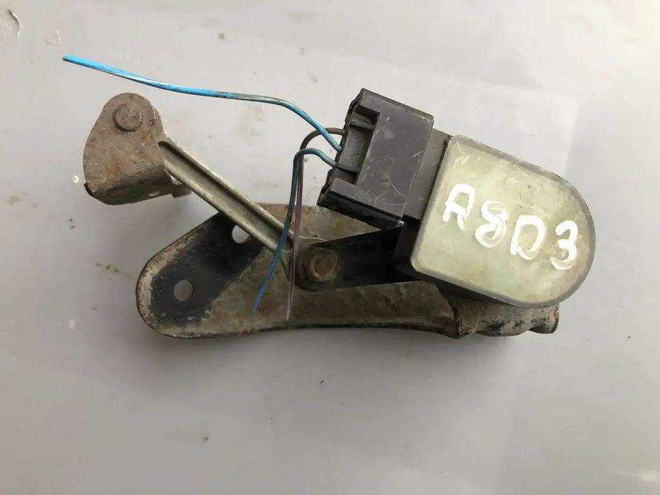 Czujnik Poziomowania Świateł Audi A8 D3 4E0616572D