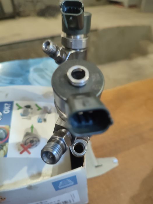 Форсунка дизель  ​​bosch 1.6tdci 16v ford focus.c max. ii 04-11 Berlin