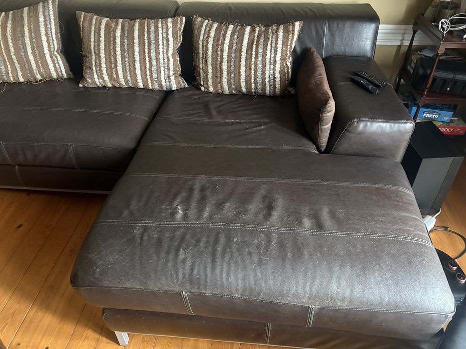Sofa em pele 3 lugares