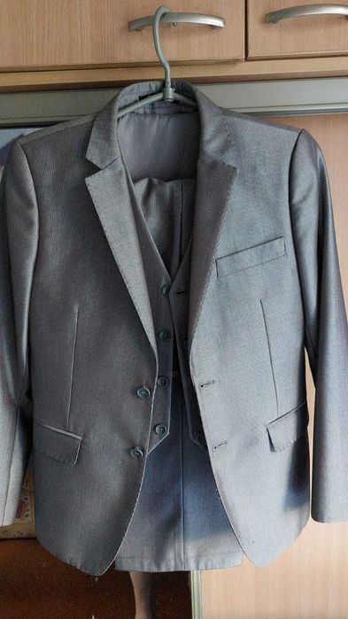 Костюм трійка на хлопчика 7-8 років