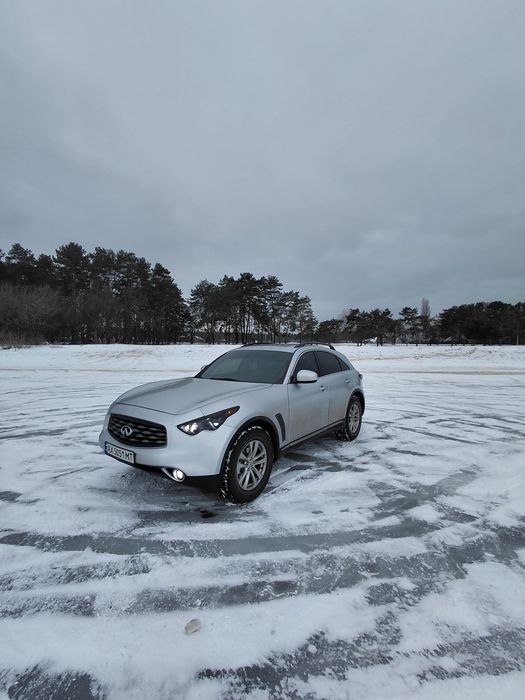 Продам Infiniti fx35