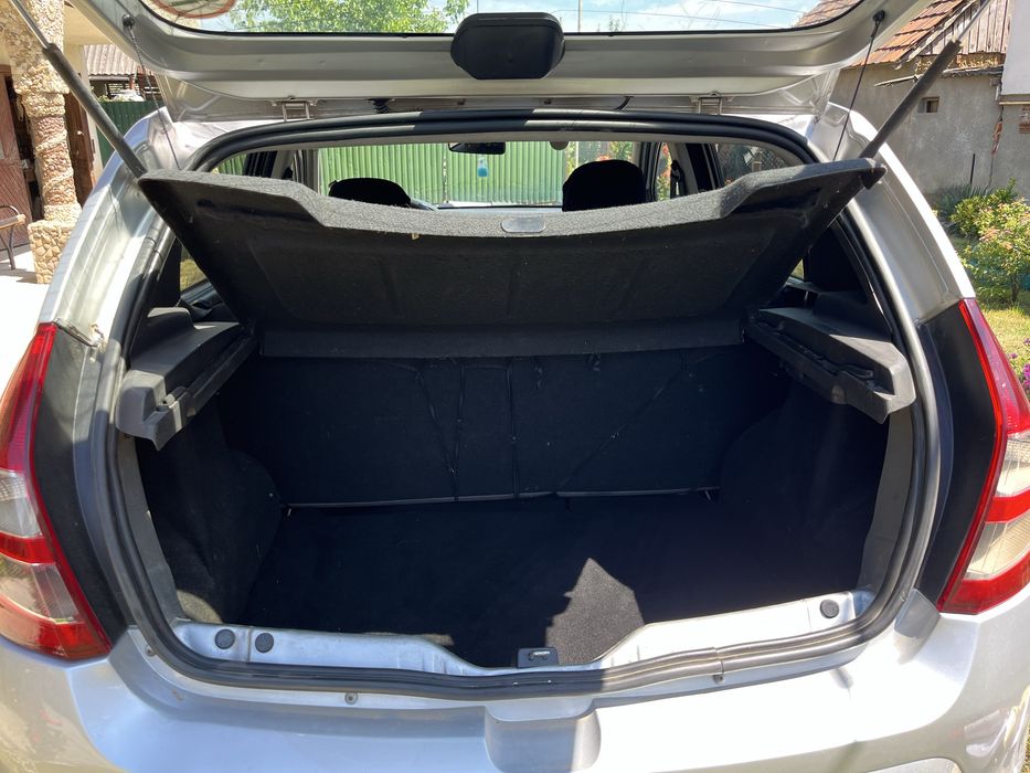 Renault Sandero 2010