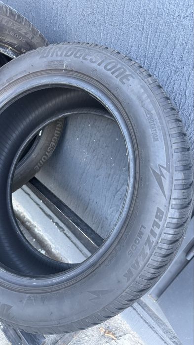 Шини зима 215/55 r17 Bridgestone 22 рік 6-6,5 мм