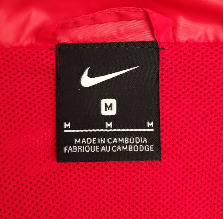 Nike męska czerwona kurtka z kapturem w rozmiarze M