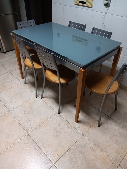 Mesa cozinha e cadeiras