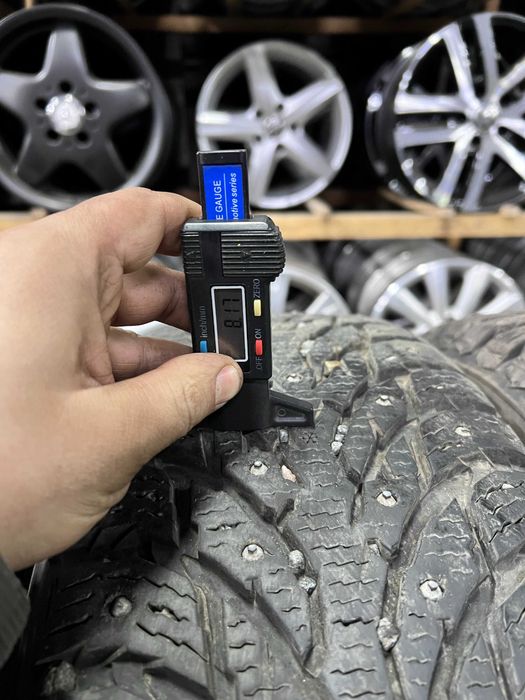 Шини 225/65 r17 Nokian Висота протектора 8мм.