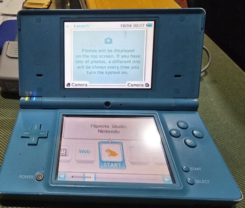 Nintendo DSi azul