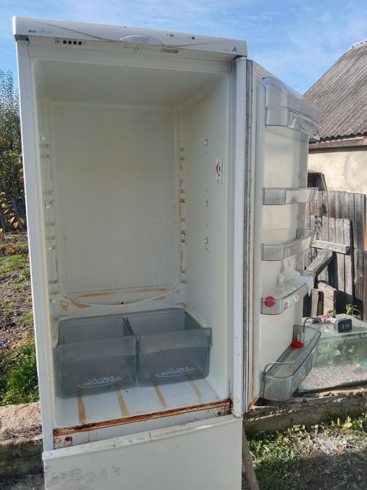Продам холодильник