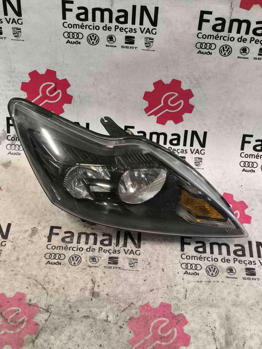 Ótica / Farol Direito FORD FOCUS II Cabriolet 8M5113W029DF (OEM)