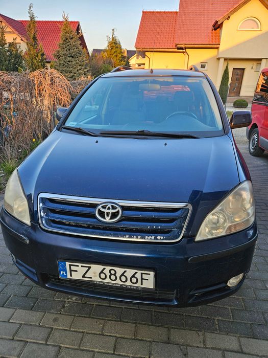 Toyota Avensis Verso