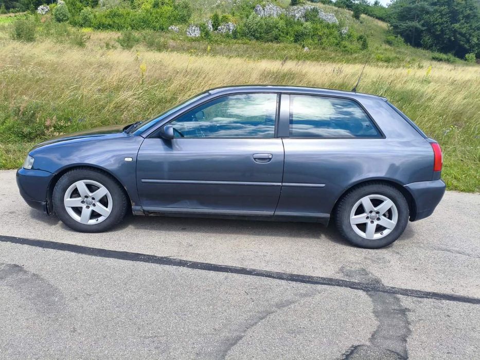 Audi A3L 1.8b Bogate wyposażenie