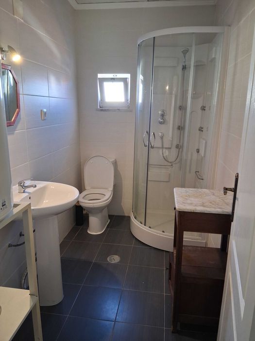 Alugo quarto  em Setúbal