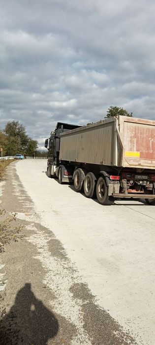 В продаже полуприцеп самосвал