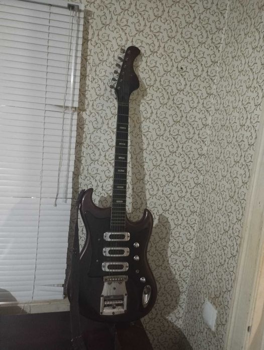 Электронная гитара: 4 000 грн. - Электрогитары Мирноград на Olx