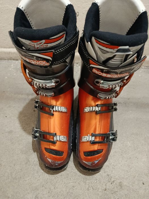 Buty narciarskie zjazdowe.