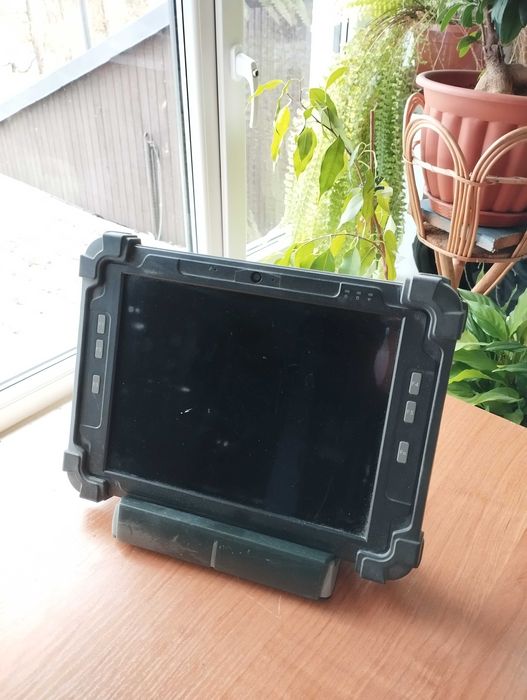 Tablet przemysłowy T10C Intel Atom N2600