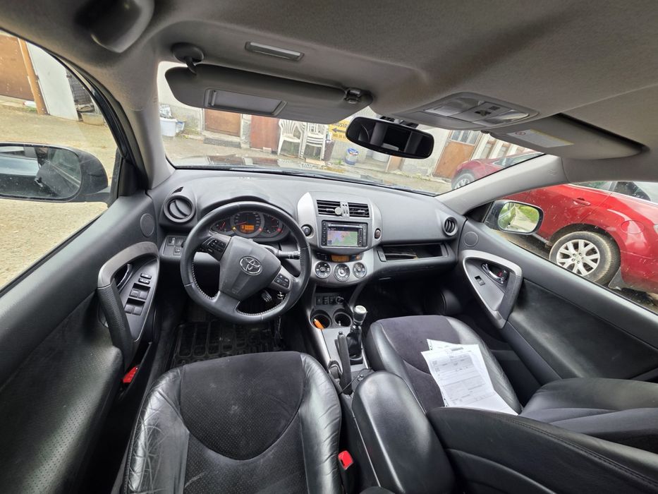 Тойота рав 4.