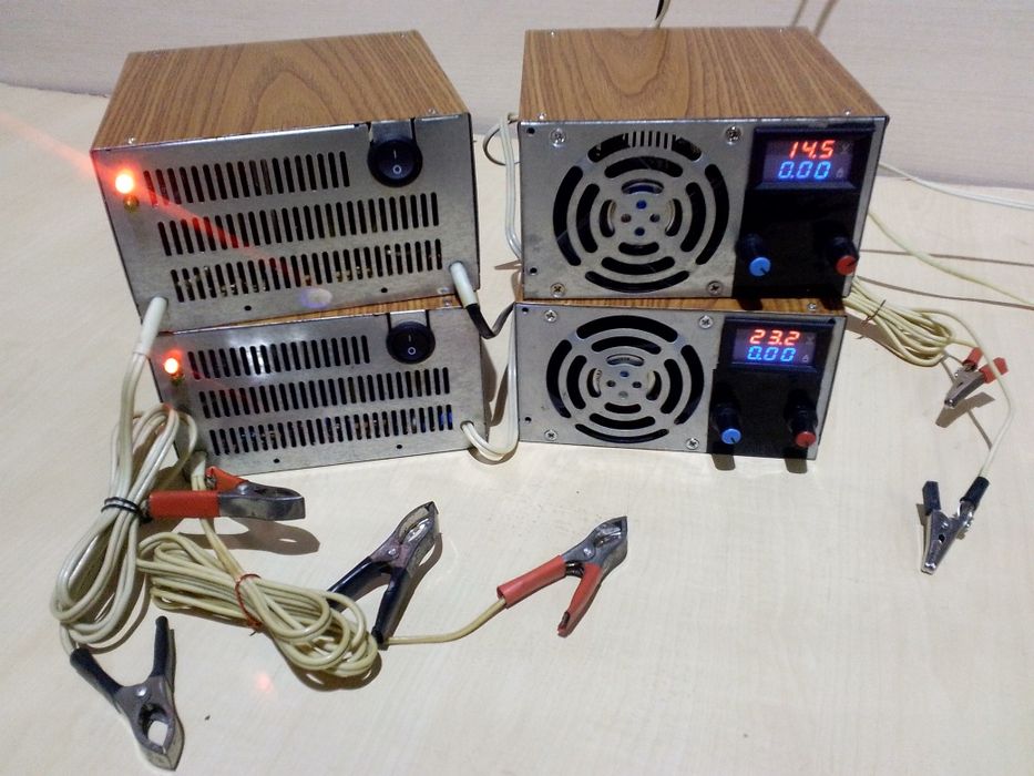 Зарядний пристрій,лабораторний блок живлення.