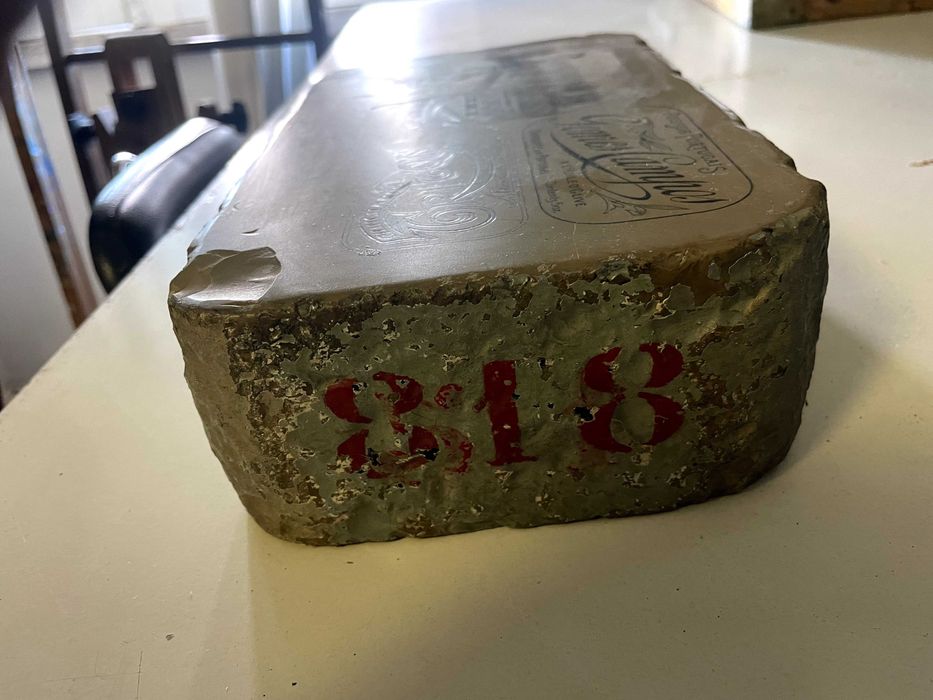 Pedra litográfica antiga da indústria conserveira de Setúbal